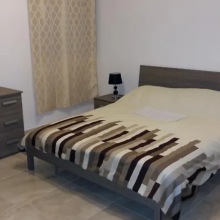 Topaz Apartment